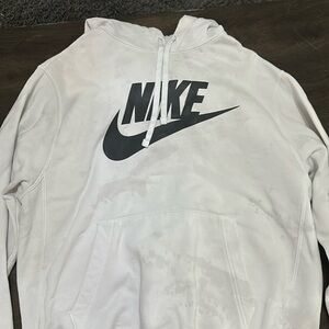 white nike sweatshirt